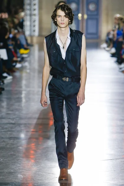 Look 30